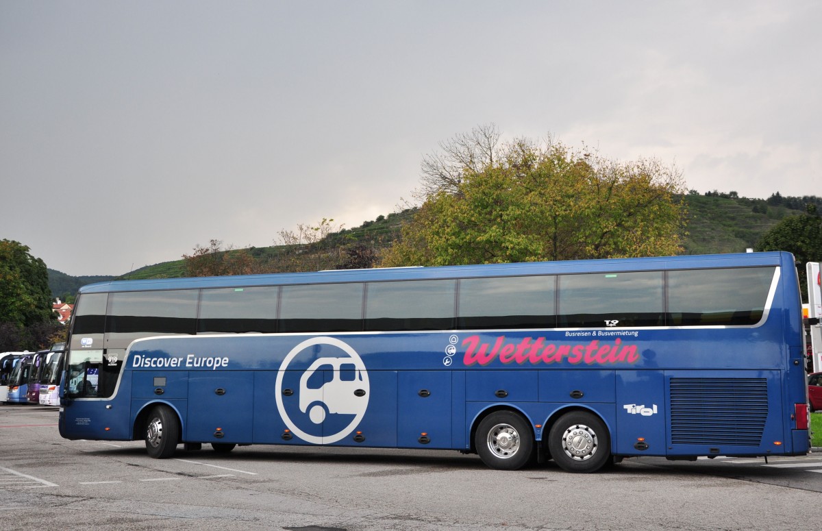 VAN HOOL T919 Altano von Wetterstein Reisen aus Tirol/sterreich am 9.9.2014 in Krems gesehen.