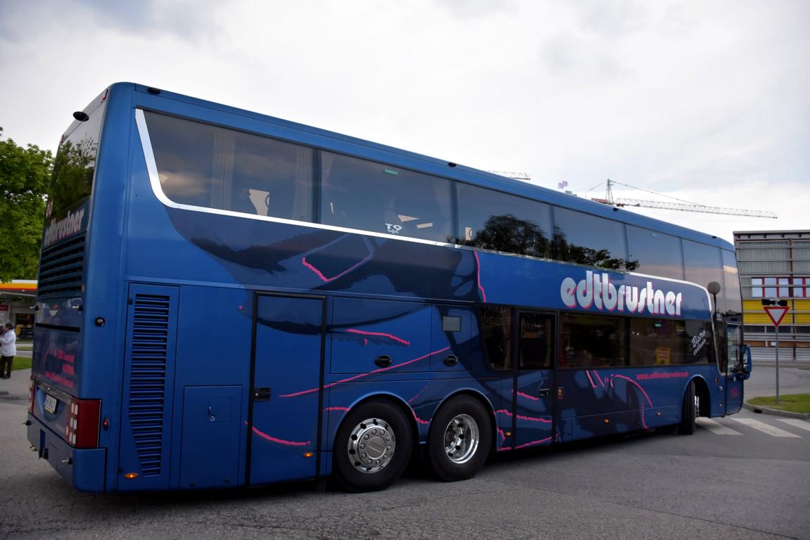 Van Hool T925 Astromega von Edtbrustner Reisen aus Nieder�sterreich in Krems.