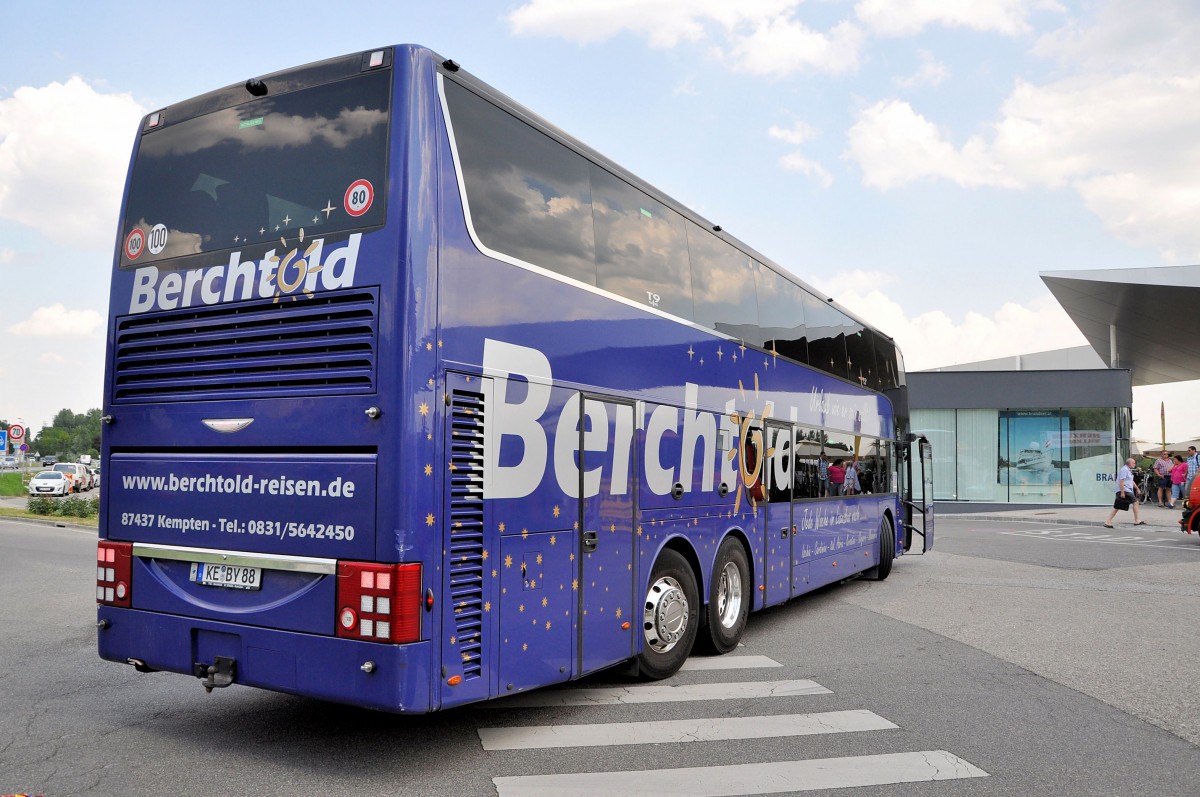 Van Hool TD927 Astromega von BERCHTOLD / BRD am 0.7.2013 in Krems gesehen.