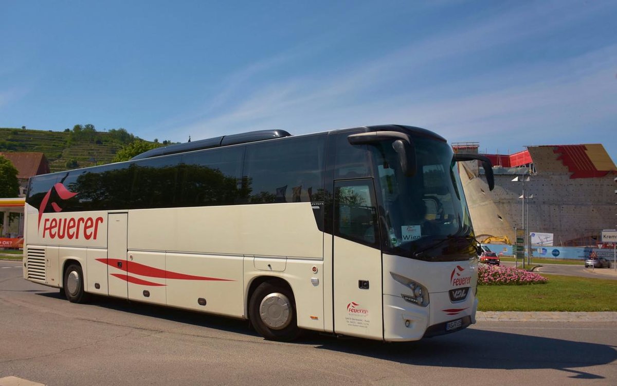 VDL Futura von Feuerer Reisen aus der BRD im Mai 2018 in Krems.