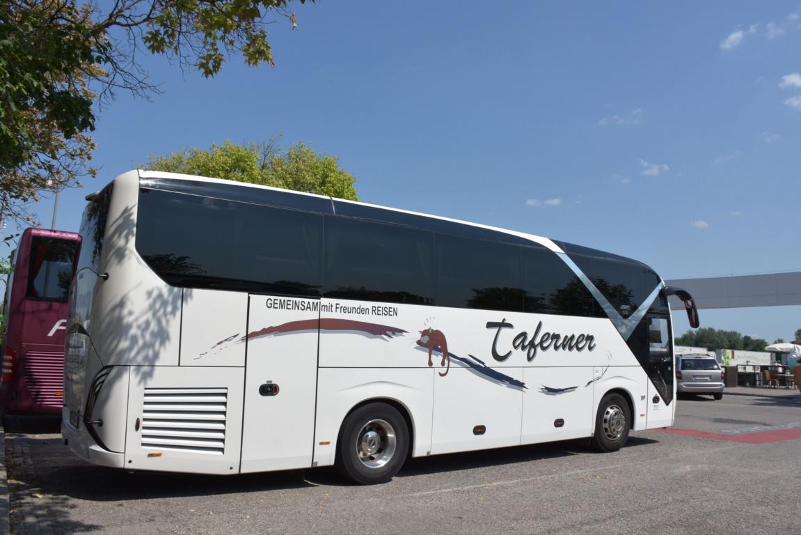VISEON C10 von TAFERNER Reisen aus �sterreich 06/2017 in Krems. 