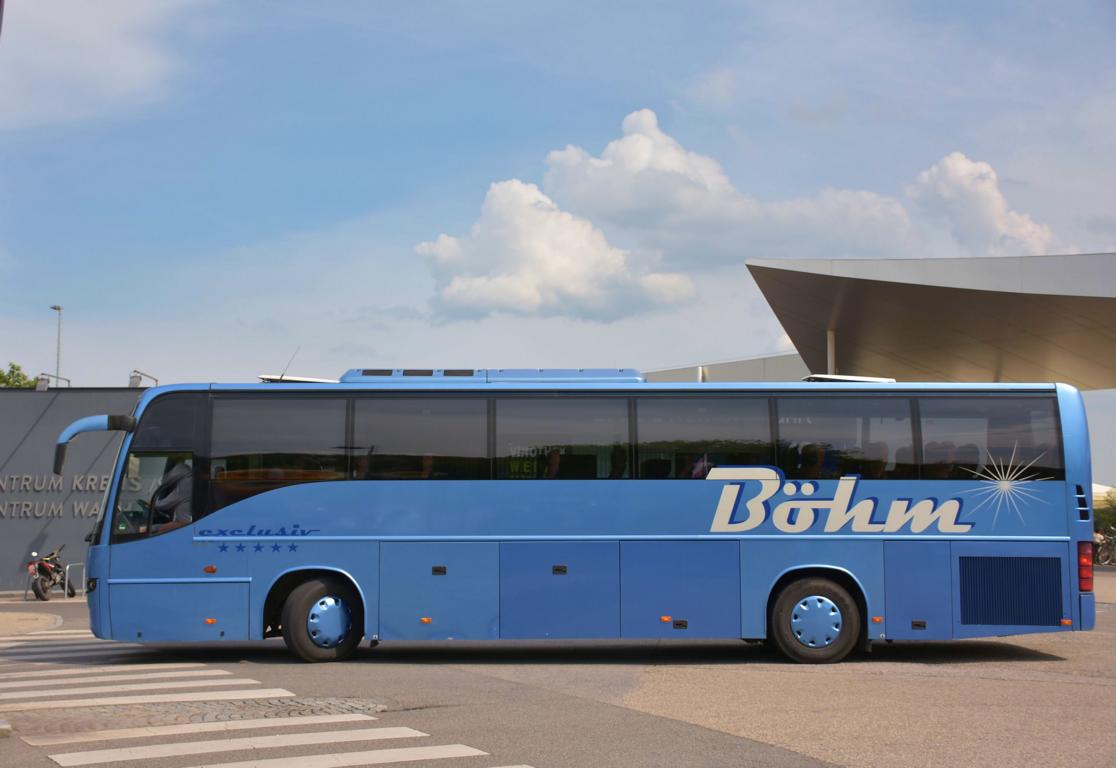 Volvo 9700 von BHM Reisen aus sterreich im Mai 2018 in Krems.