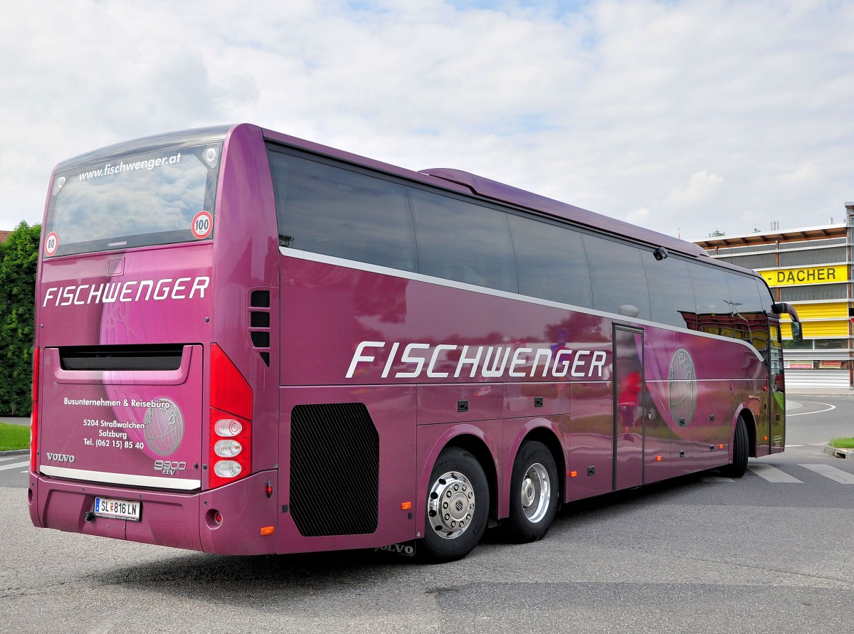 VOLVO 9700 von FISCHWENGER / sterreich am 25.5.2013 in Krems an der Donau.