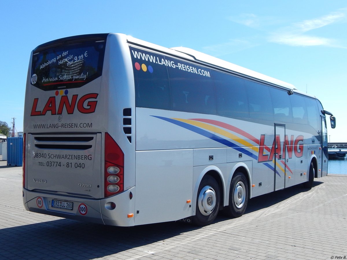 Volvo 9700 von Lang aus Deutschland im Stadthafen Sassnitz.