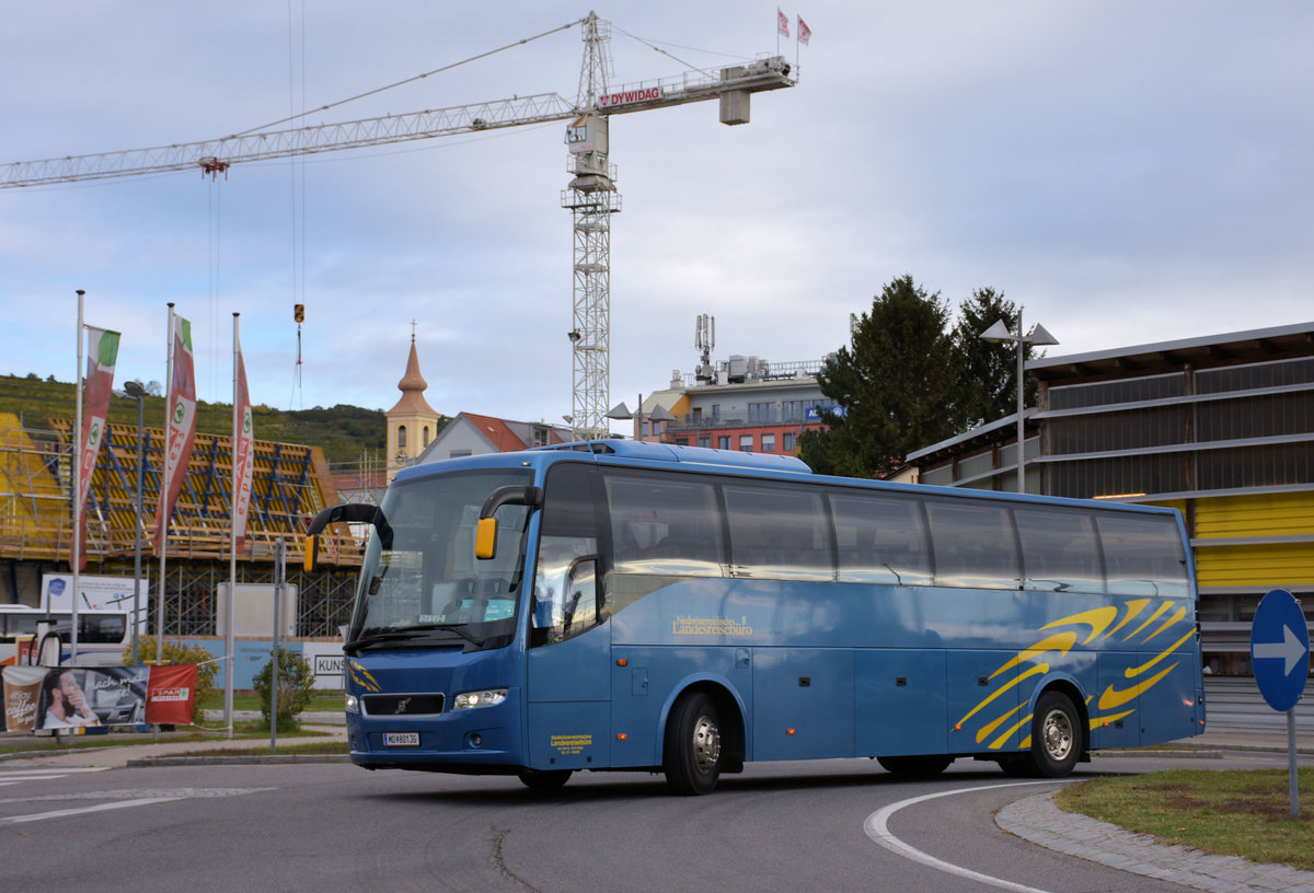 VOLVO 9700 von N�L (N.�. Landesreiseb�ro) aus �sterreich 10/2017 in Krems.
