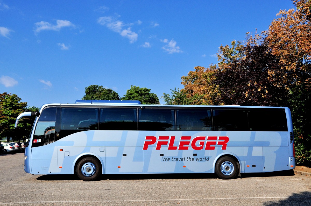 VOLVO 9700 von PFLEGER Reisen aus sterreich im August 2013 in Krems.