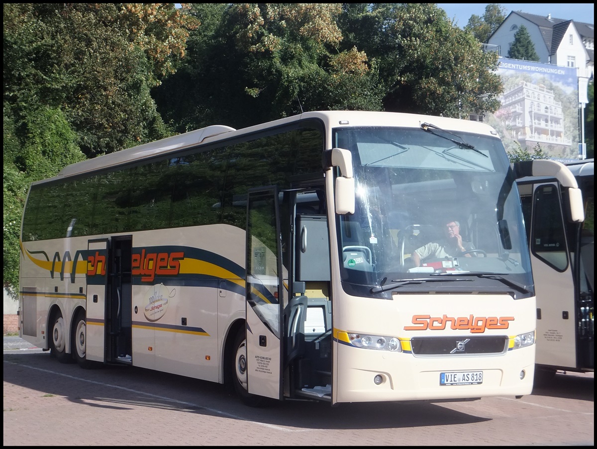 Volvo 9700 von Schelges aus Deutschland im Stadthafen Sassnitz.