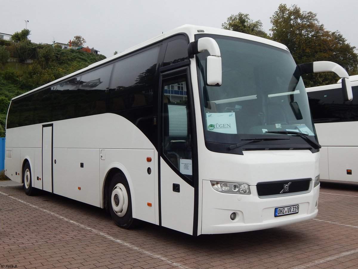 Volvo 9700 von Von Rahden aus Deutschland im Stadthafen Sassnitz.