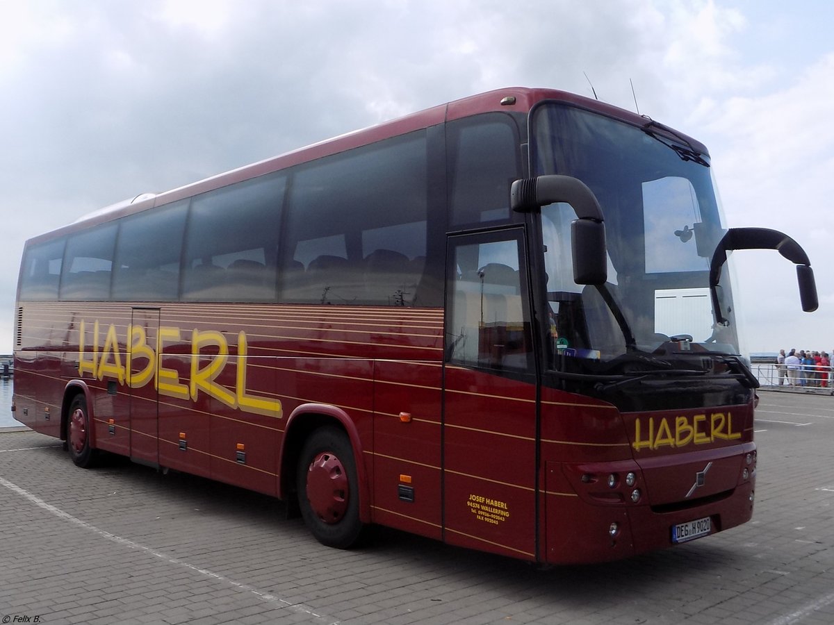 Volvo 9900 von Haberl aus Deutschland im Stadthafen Sassnitz.