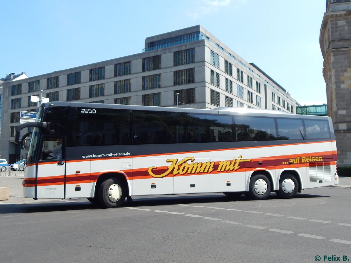 Volvo 9900 von Komm mit aus Deutschland in Berlin.