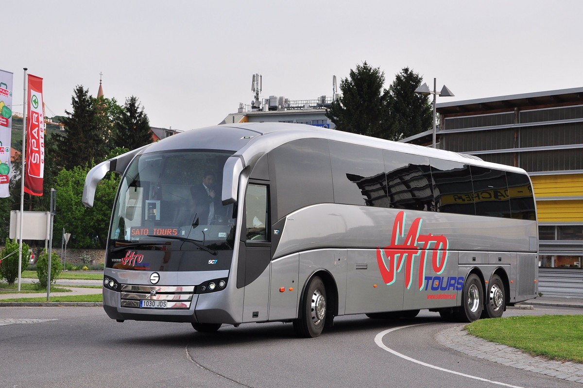 VOLVO B11R Sunsundegui von Sato Tours aus Spanien am 9.5.2015 in Krems.