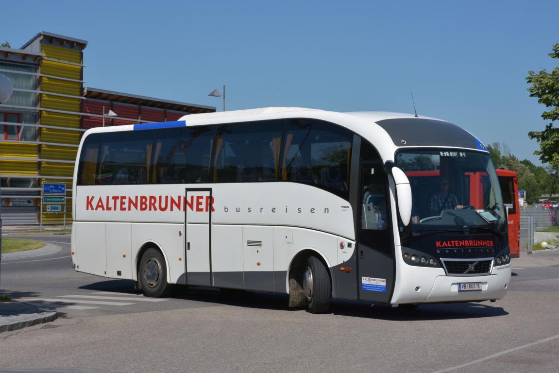 Volvo Sunsundegui von Busreisen KALTENBRUNNER aus Ober�sterreich in Krems.