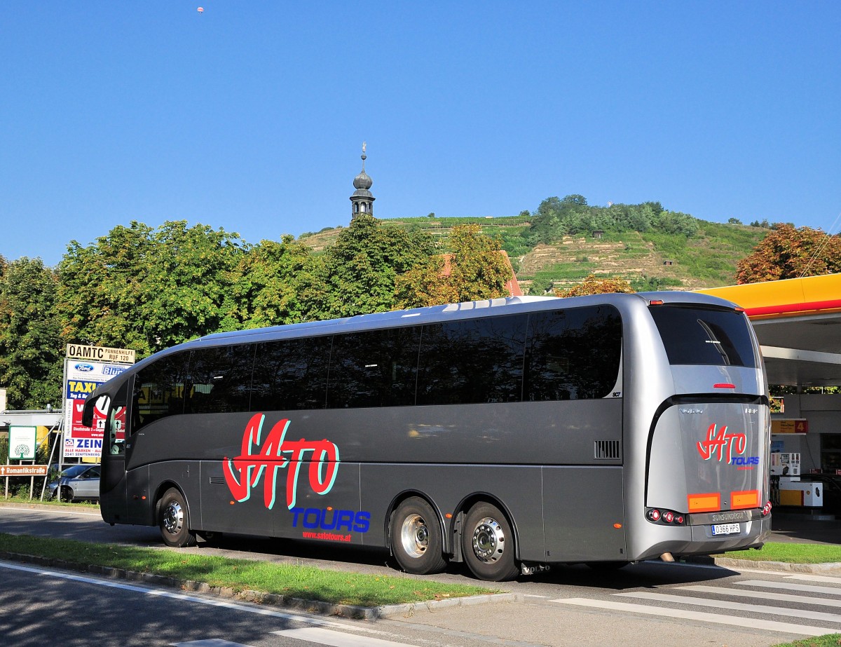 VOLVO SUNSUNDEGUI von SATO TOURs aus Spanien im September 2013 in Krems.