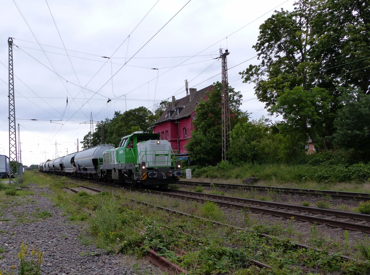 Vossloh G 18 Diesellokomotive (92 80 4180 001-4 D-VL) Baujahr 2011. Kalkumerstrasse, Lintorf 09-07-2020.

Vossloh G 18 diesellocomotief (92 80 4180 001-4 D-VL) bouwjaar 2011. Voormalig station Lintorf 09-07-2020.
