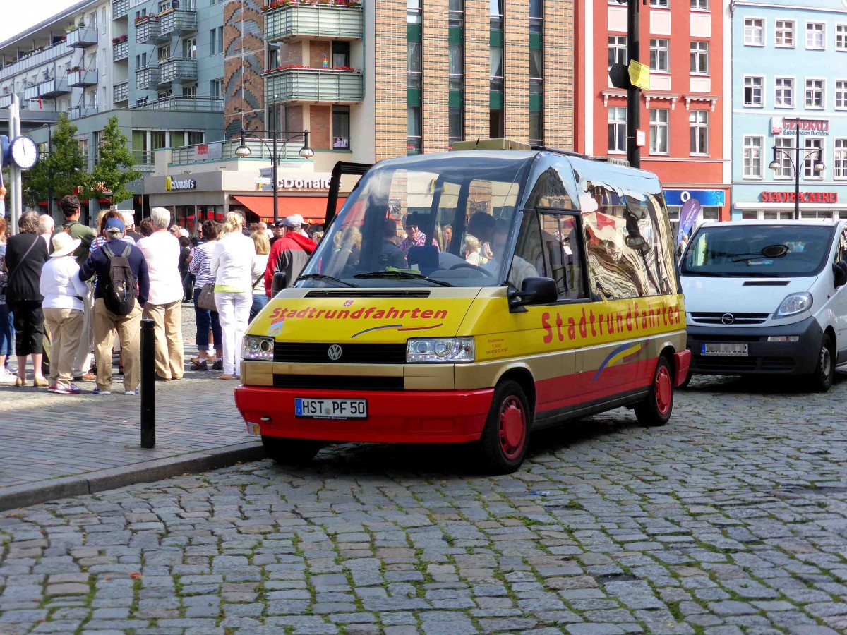 VW T4 als Sonderaufbau fr Stadtrundfahrten, gesehen in Rostock im August 2014