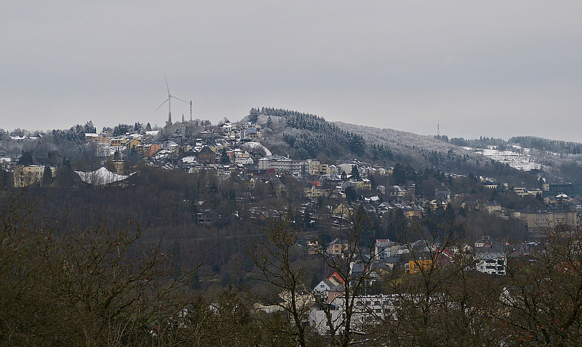 Während einer kurzen Winterwanderung habe ich dieses Bild vom leicht verschneiten Oberstadt von Wiltz aufgenommen. 03.01.2021 (Hans)