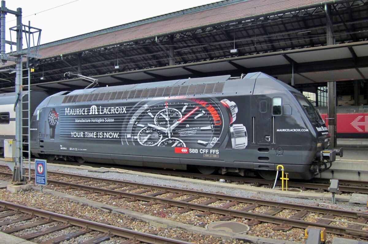 Wie ein Uhrwerk steht 460 076 am 29 Juni 2013 in Basel SBB.