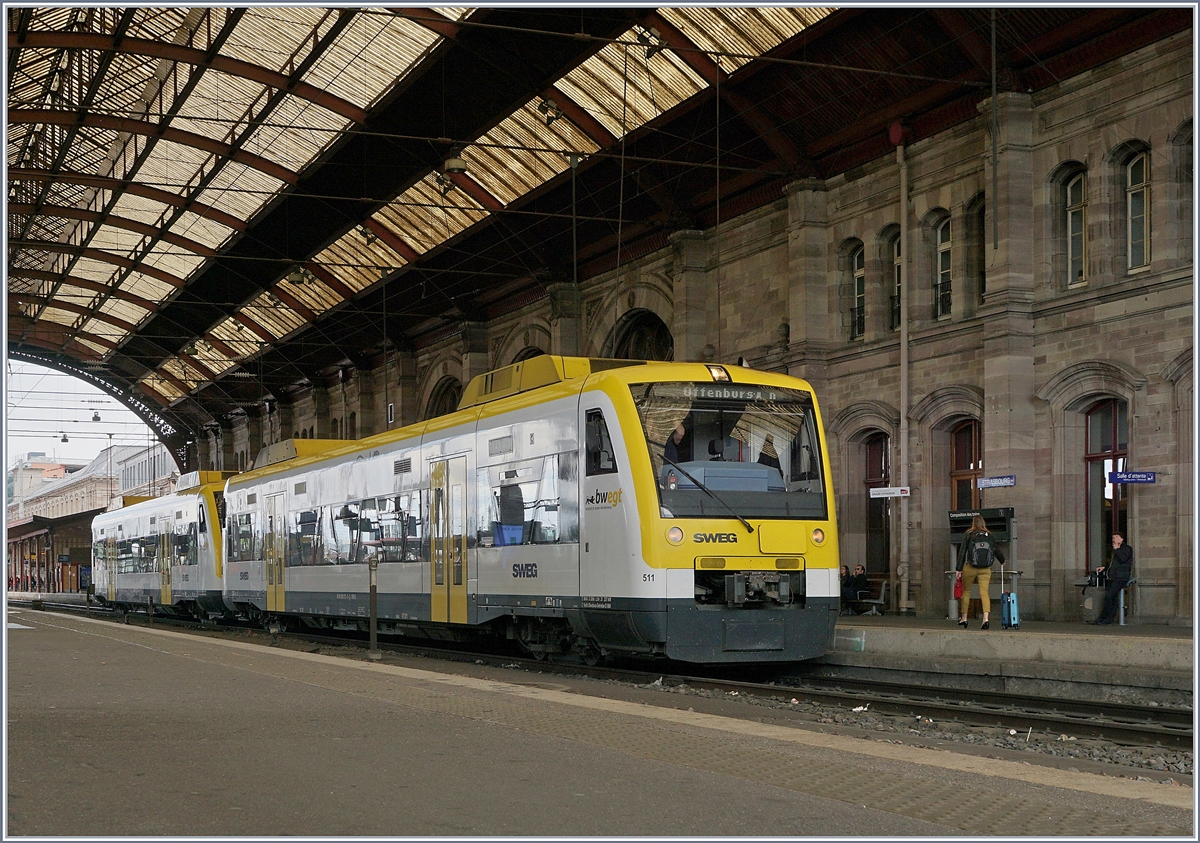 Zwei SWEG VT 650 in der  Bwegt -Farbgebung warten in Strasbourg auf die Abfahrt nach Offenburg. 


28. Mai 2019