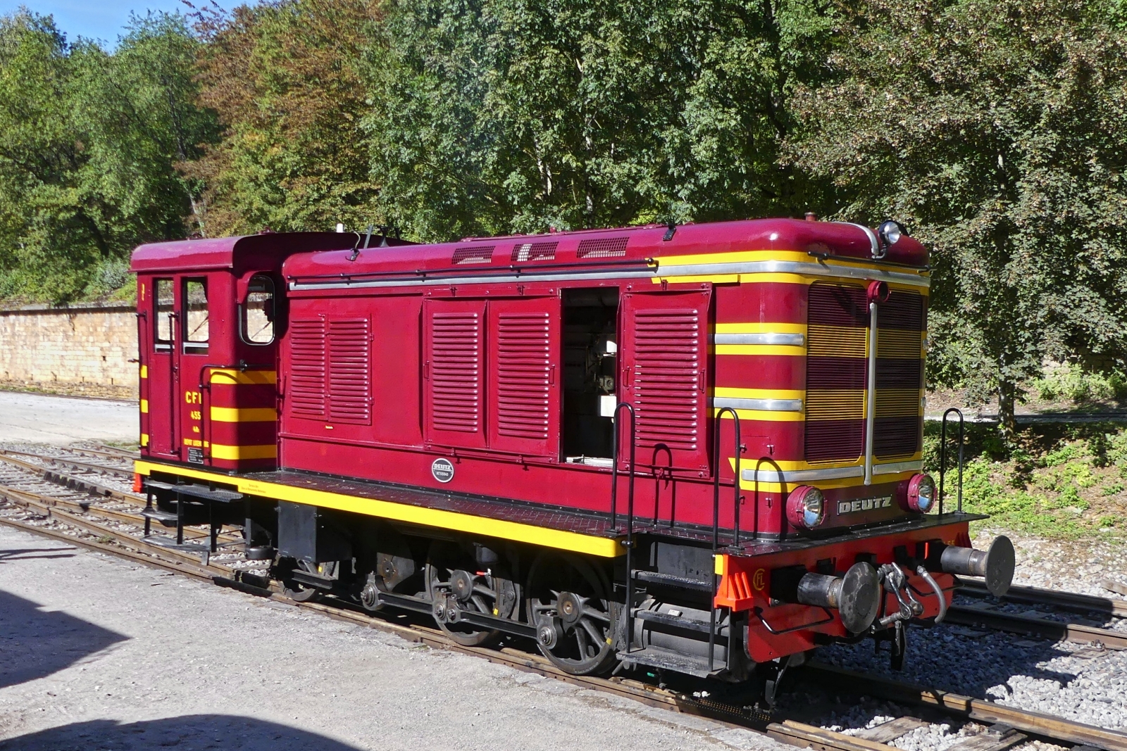 01.10.2023 Dieseltag im Fond de Gras. Diesellok 455 wartet auf einem Nebengleis im Bahnhof vom Fond de Gras auf seinen nächsten Einsatz. (Hans)