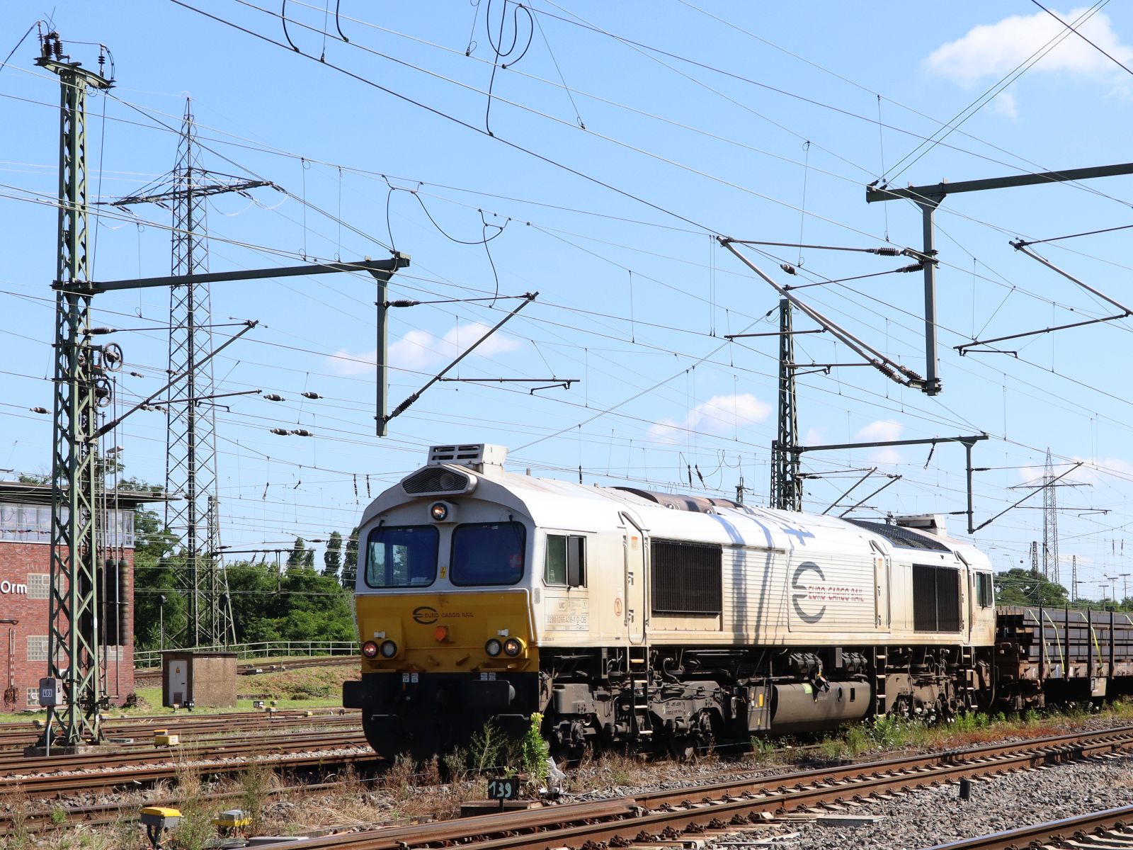 ECR (Euro Cargo Rail) Diesellocomotive 247 038-3 G�terbahnhof Oberhausen West 11-07-2024.

ECR (Euro Cargo Rail) diesellocomotief 247 038-3 goederenstation Oberhausen West 11-07-2024.