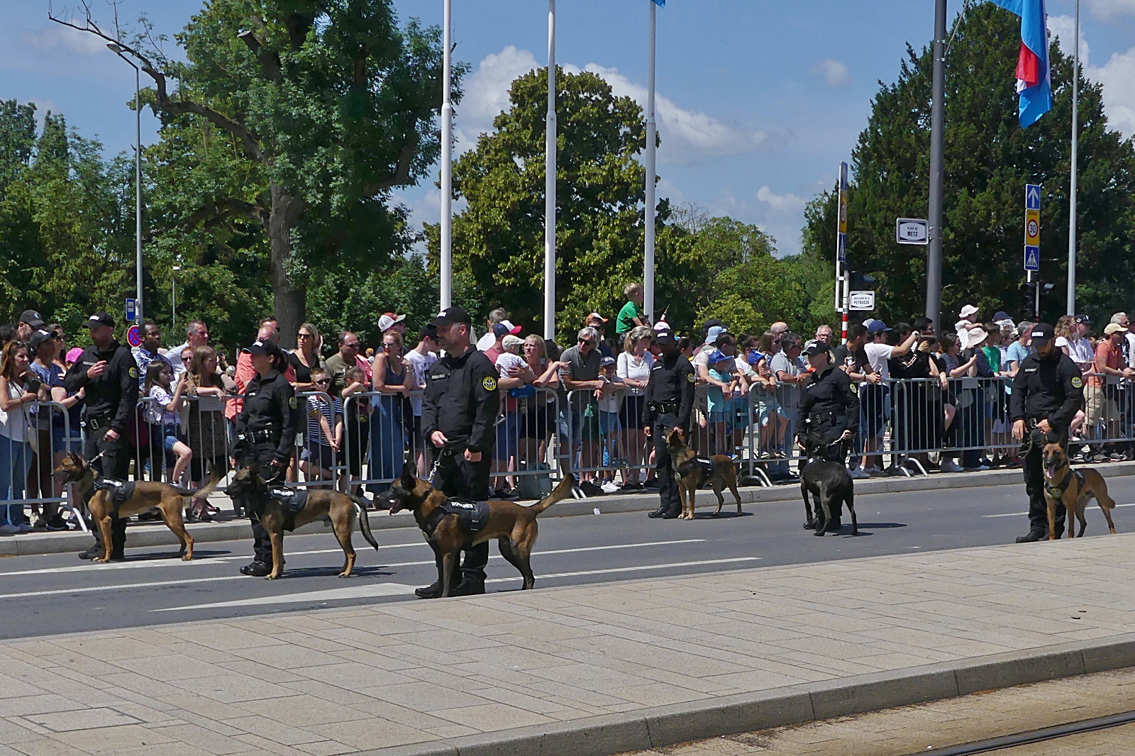 Eine Hundestaffel der Luxemburgischen Polizei, war bei der Militärparade in Luxemburgstadt dabei. 23.06.2023