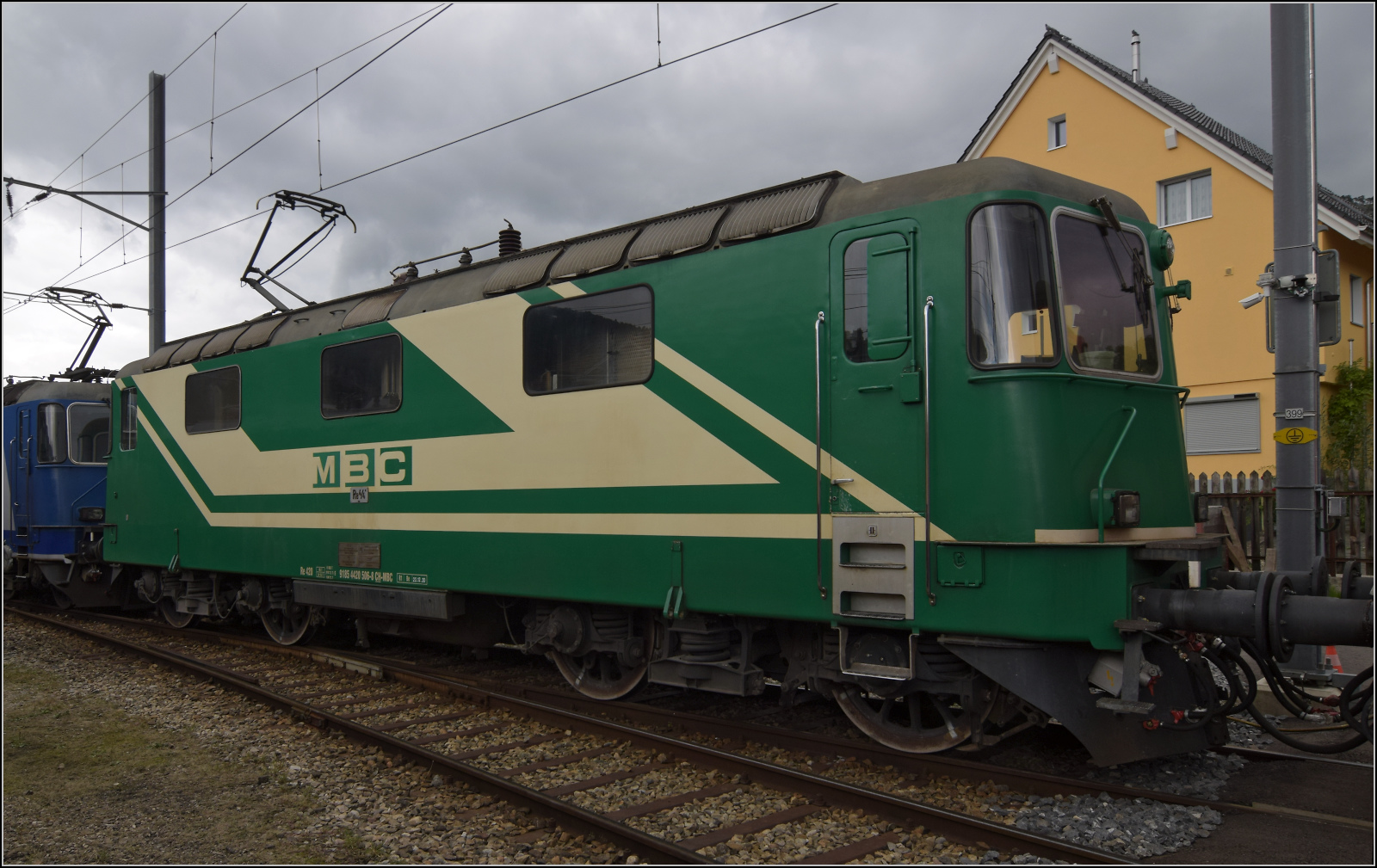 Grosses BoBo-Treffen in Balsthal - die Teilnehmerinnen:

Re 4/4 II 11142 wurde von den SBB an die BLS verkauft und bekam dort die Nummer 506. Diese Nummer trägt sie auch bei der MBC in Form von Re 420 506 noch. Balsthal, September 2024.