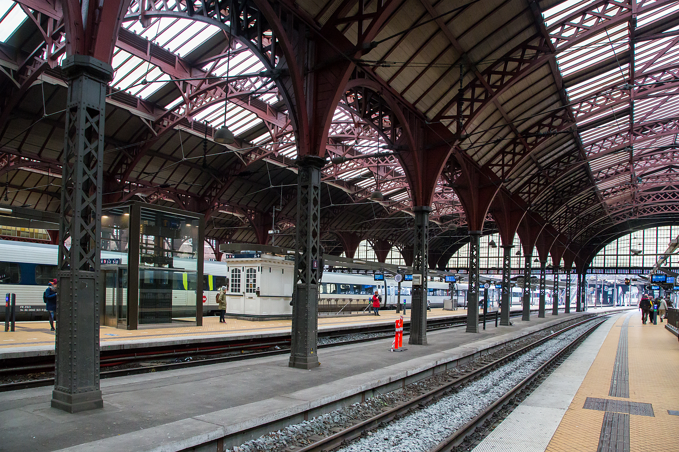 In der Bahnsteighalle vom Hauptbahnhof Kopenhagen (Københavns Hovedbanegård), hier am 20 März 2019.