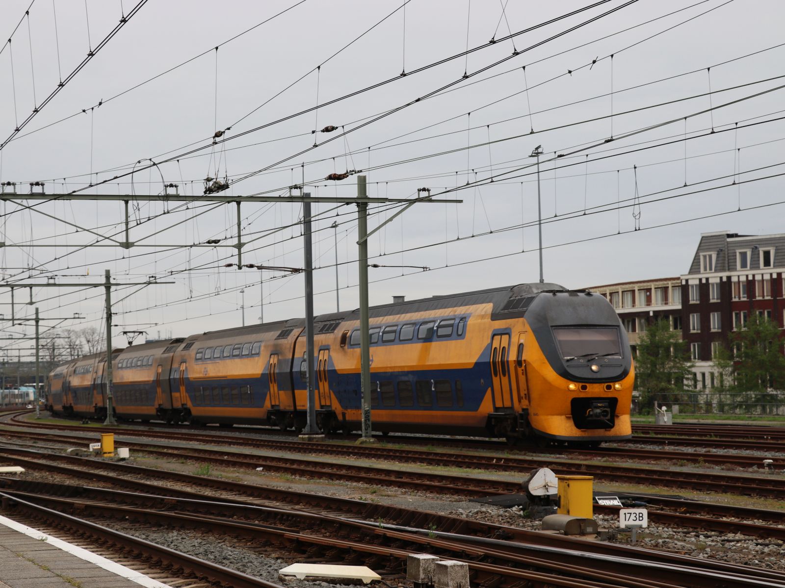 NS IRM Triebzug 8641 Bahnhof Hengelo 17-04-2025.

NS IRM treinstel 8641 station Hengelo 17-04-2025.