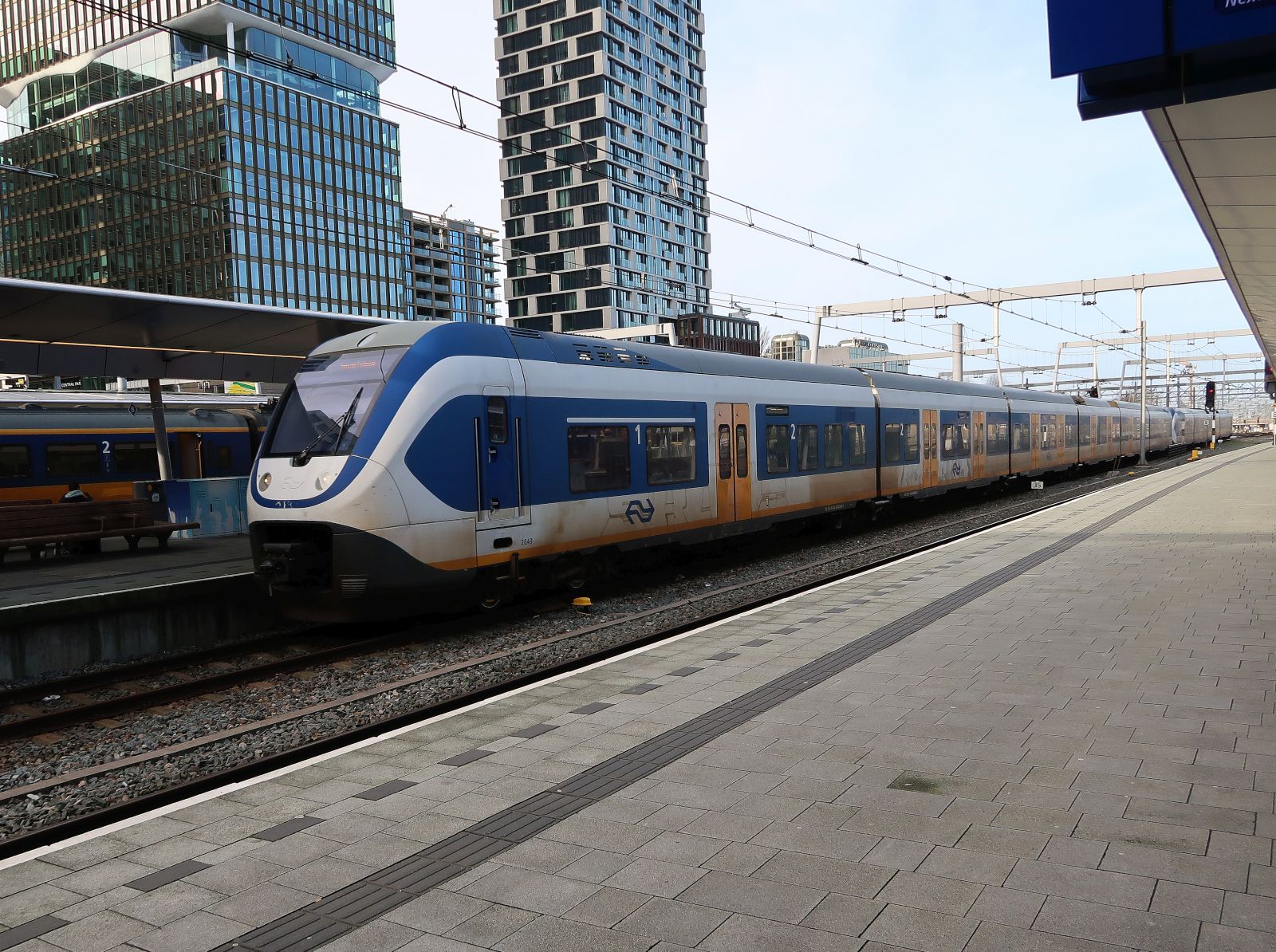 NS Triebzug SLT 2649 und 2442 Utrecht Centraal Station 24-01-2024.

NS treinstel SLT 2649 en 2442 Utrecht CS 24-01-2024.