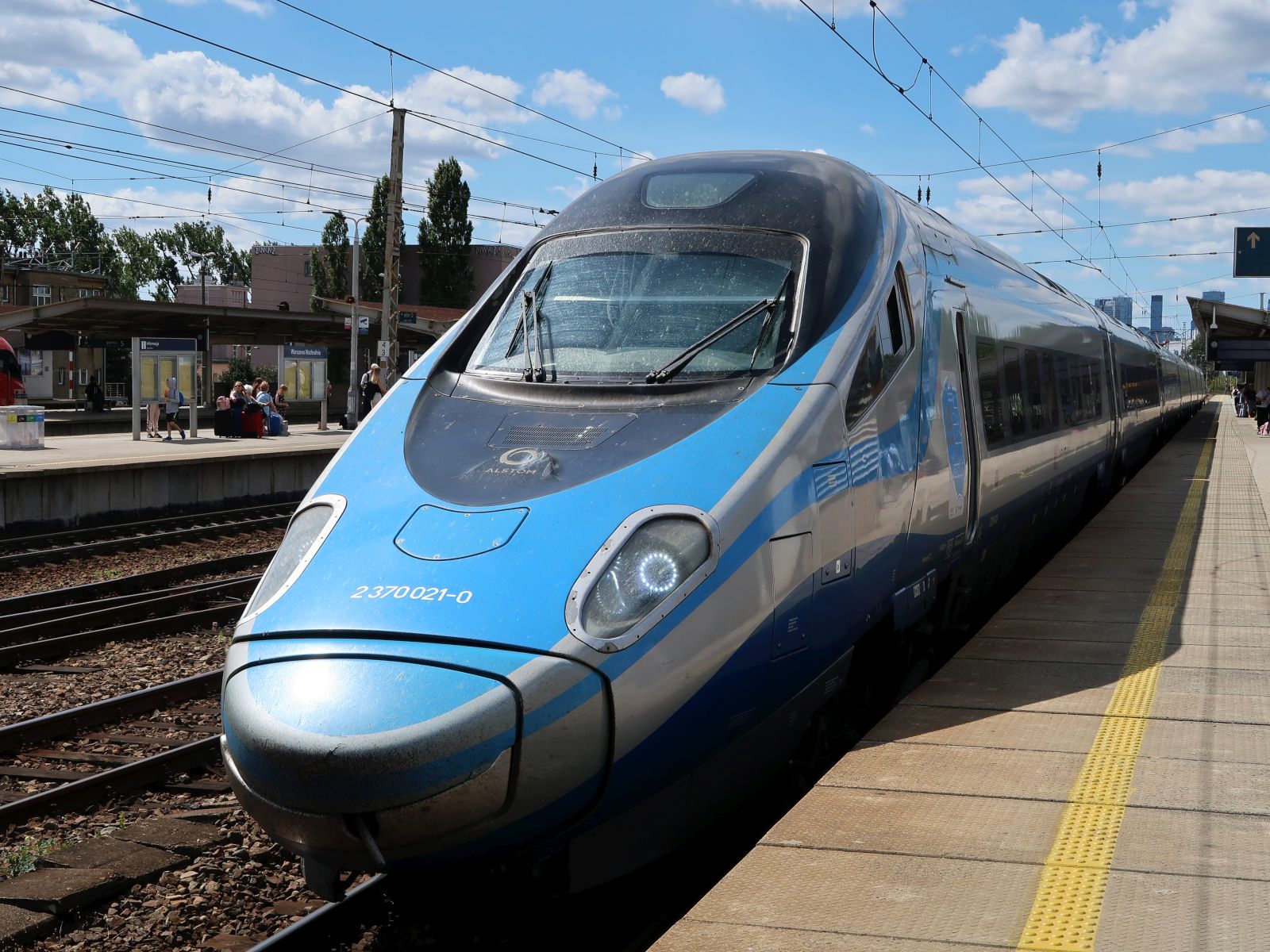 PKP Intercity ED50 Triebzug 2 370 021-0 Warszawa Wschodnia 11-08-2025.

PKP Intercity ED50 treinstel 2 370 021-0 Warszawa Wschodnia 11-08-2025.