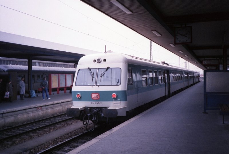 614 036-2 in N�rnberg Hbf Februar 1989.