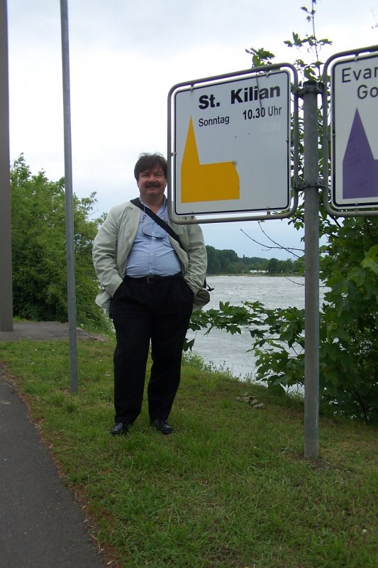 Das war 2005, als wir am Rhein dieses Schild f�r eine Kirche mit meinem Namen entdeckten