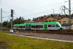 Der Stadler GTW 2/6 - VT 525 118 (95 80 0946 418-0 D-WEBA / 95 80 0646 418-3 D-WEBA / 95 80 0946 918-9 D-WEBA) der Westerwaldbahn des Kreises Altenkirchen GmbH (WEBA)  Daadetalbahn , ex VT 118 der