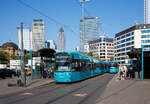 Begegnung von drei VGF S-Wagen (Bombardier Flexity Classic NGT8) der Verkehrsgesellschaft Frankfurt am Main mbH (VGF) am Hauptbahnhof Frankfurt am Main am 05.09.2021, links der VGF 271 dahinter der