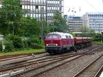 EfW Verkehrsgesellschaft Diesellokomotive 215 028-2 Bahnhof D�sseldorf-Rath 09-07-2020.