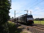 DB Cargo Lokomotive 189 099-5 (91 80 6189 099-5 D-DB) Bahn�bergang Bernte, Emsb�ren 03-06-2022.