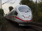 DB ICE Triebzug 4683  Limburg an der Lahn   Bahn�bergang Grenzweg, Hamminkeln 03-11-2022.