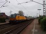NS Lokomotive 193 263-1 (91 80 6193 263-1 D-ELOC) m-t Intercity van Berlin nach Amsterdam durchfahrt Gleis 4 Bahnhof Salzbergen, Deutschland 17-04-2025.
