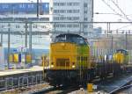 Rotterdam Rail Feeding (RRF) Lok f�hrt durch Rotterdam centraal station am 10-03-2010.