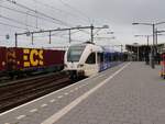 Arriva Stadler GTW Dieseltriebzug 10 390 mit dem Name  Bart Brentjes  Gleis 4 Bahnhof Venlo 24-07-2025.

Arriva Stadler GTW dieseltreinstel 10 390 met de naam  Bart Brentjes  spoor 4 station Venlo 24-07-2025.