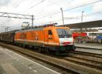 Locon E189 820 mit G�terzug durch Utrecht Centraal Station am 21-04-2012.