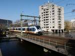 NS SLT Triebzug 2605 und 2450 Galgewaterbrug, Leiden 10-03-2025.