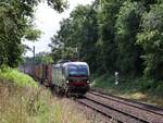SBB Cargo Lokomotive 193 453-8 (91 80 6193 453-8 D-SIEAG) mit dem Name  San Gaudenzio  bei Bahn�bergang Auxiliatrixweg,Venlo, Niederlande 24-07-2025.


SBB Cargo locomotief 193 453-8 (91 80 6193 453-8 D-SIEAG) met de naam  San Gaudenzio  bij de overweg Auxiliatrixweg,Venlo, Nederland 24-07-2025.