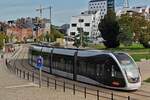 Tram aus Richtung Standard kommt an der Haltestelle Guillemins in L�ttich an.