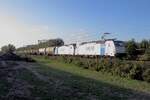 Containerzug mit Lineas 186 294 durchfahrt Tilburg-Reeshof am 15 Oktober 2021.