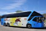 Neoplan Starliner von Heiri Reisen aus der Schweiz am 15.4.2015 in Krems.