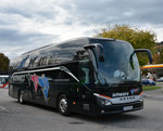 Setra 515 HD von Schwarz Reisen aus sterreich in Krems gesehen.