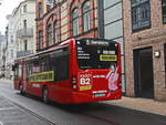 Heckpartie eines Mercedes Benz Citaro mit Werbung fr Radio B2 des Nahverkehr Schwerin GmbH den Marienplatz.