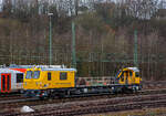 Das Gleisarbeitsfahrzeug „Hummel“ 746 014 (99 80 9110 014-4 D-DB), ein neues Plasser & Theurer GAF (MISS-Plattform) der DB Netz AG (Netz Instandhaltung) ist am 18.01.2022 im Rbf Betzdorf