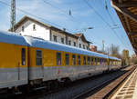   Der Schallmesswagen der Gattung/Bauart Dienst umh 306 D-DB 63 80 99-94 015-3 der DB Systemtechnik GmbH, am 11.04.2016 im Zugverband, bei einer Zugdurchfahrt im Bonn-Beuel.